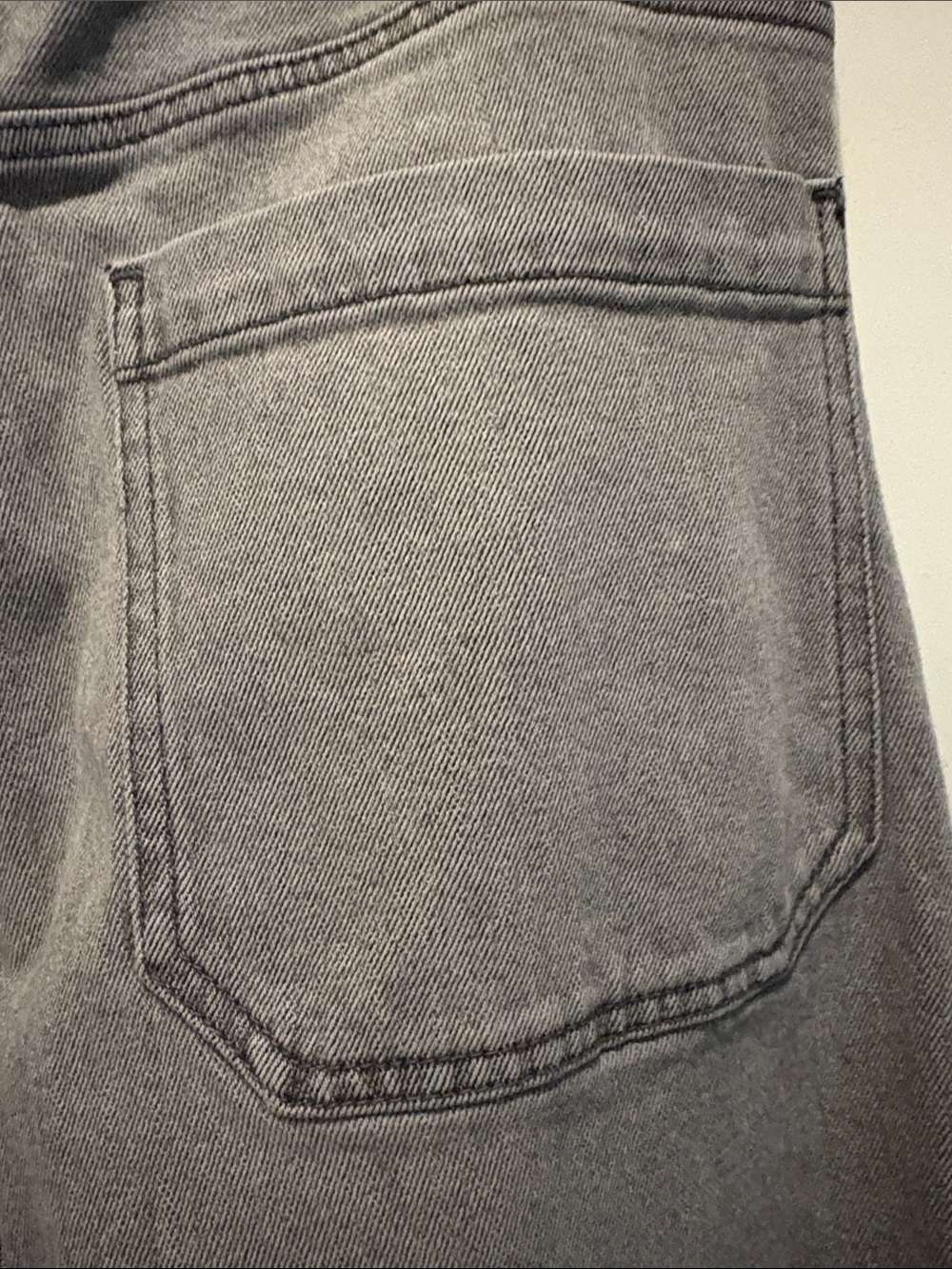 Hollister Men's Skater Baggy Gray Jeans Size 34x32 - Picture 3 of 5